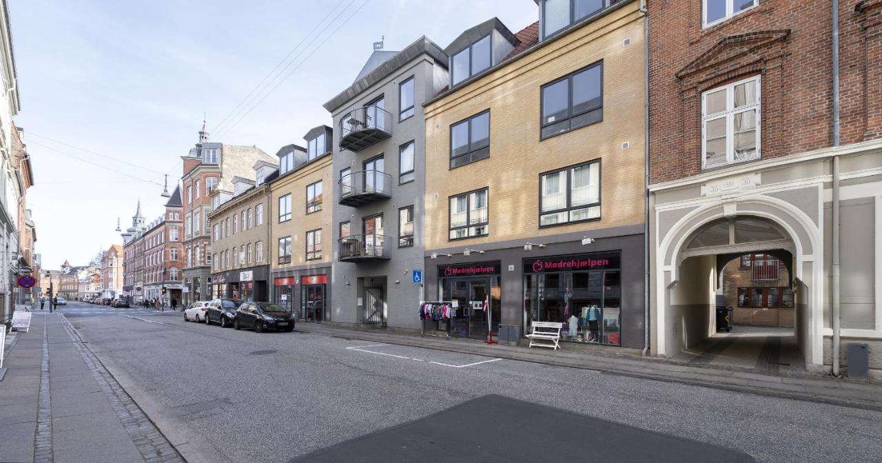 Aday - Apartment Suite 1 Aalborg Center Екстериор снимка